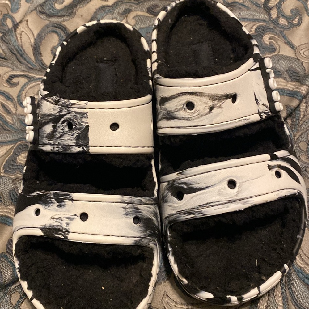 NWOT CROCS Never Worn - Picture 2 of 4